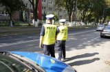 Policjanci z drogówki w rejonie szkoły